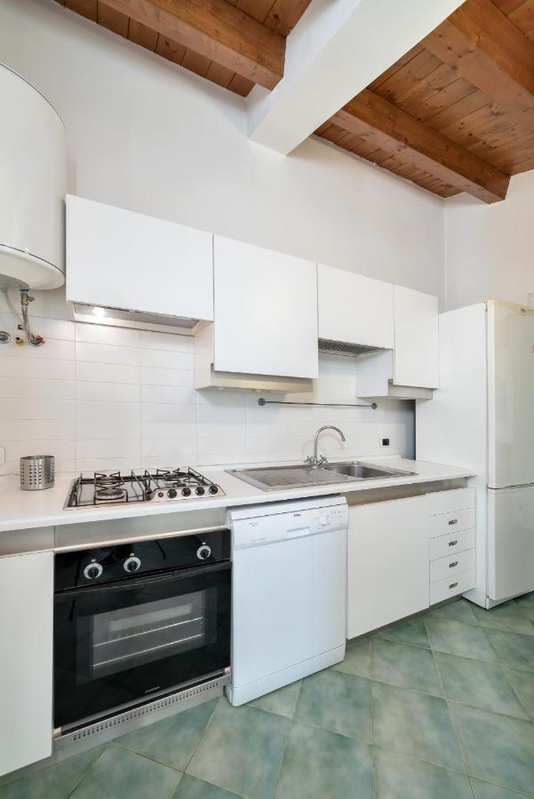 Archimede, Appartamento Con Vista In Centro A Marina Di Ragusa Exterior foto