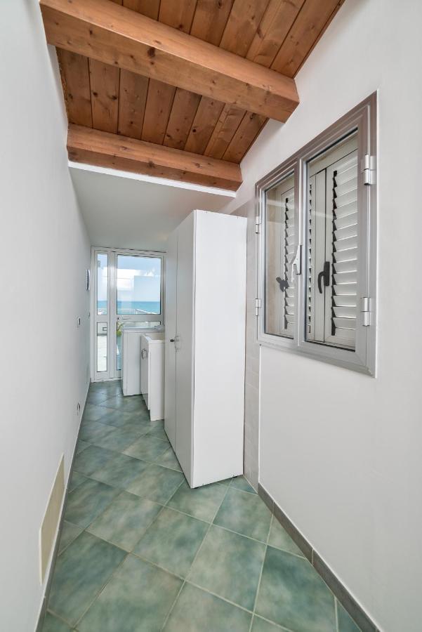 Archimede, Appartamento Con Vista In Centro A Marina Di Ragusa Exterior foto