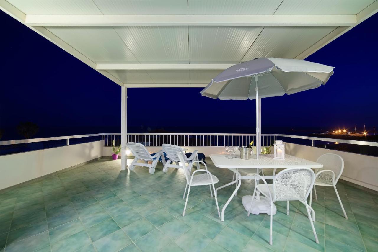 Archimede, Appartamento Con Vista In Centro A Marina Di Ragusa Exterior foto